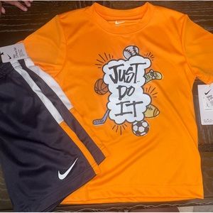 NWT ORANGE NIKE OUTFIT
